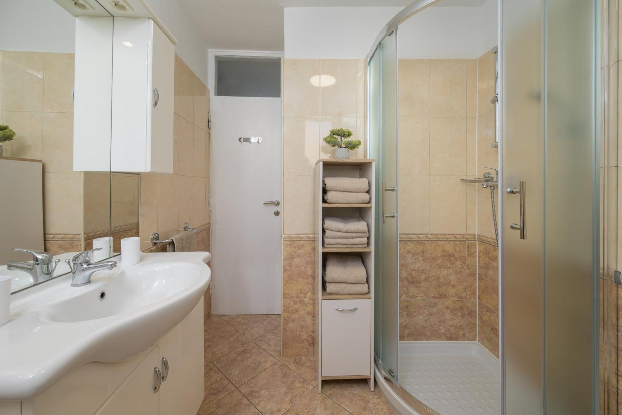 פורץ Apartment Pina מראה חיצוני תמונה